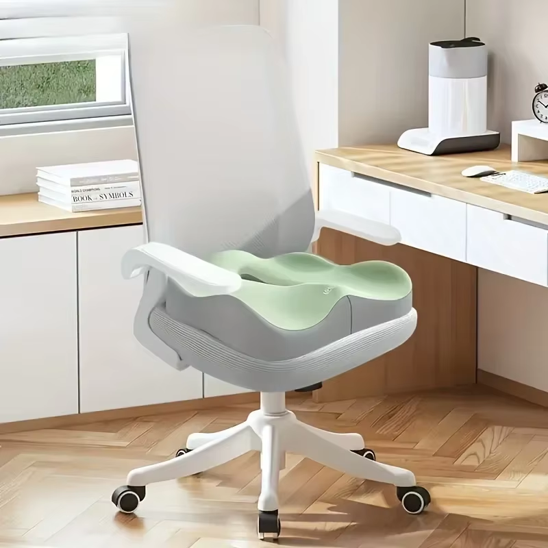 Memory Foam Seat Cushion 3D Ergonomic Support– in use